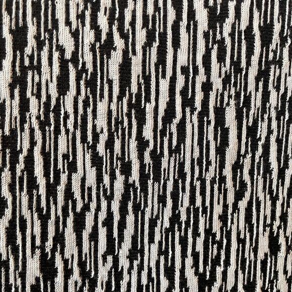 BLACK AND WHITE PULL OVER DRESS WITH 3/4 LENGTH SLEEVES SIZE 18/20 NWT - Picture 3 of 6